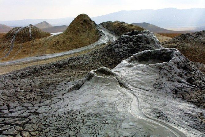 3 Days Baku Tour: Visit must-see places in our group tours - Ateshgah and Yanardag: Azerbaijan’s fire connections