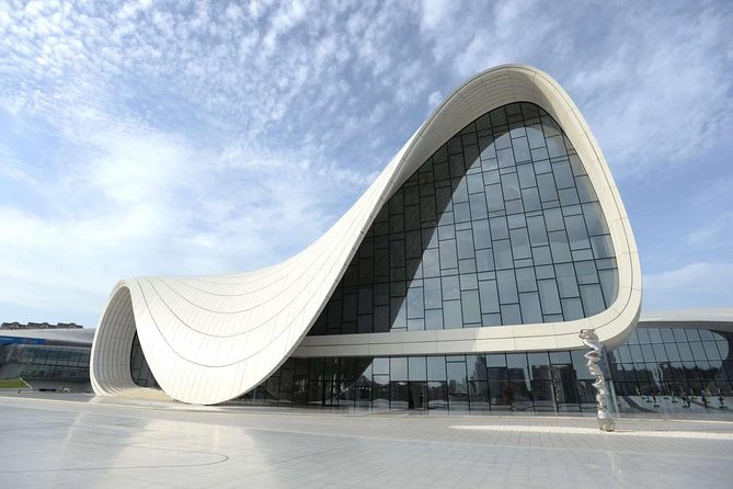 4 Days Tour: Airport Pickup + Old City + Night Tour + Day Trip Baku + Gabala - A fast introduction to Baku and Azerbaijan