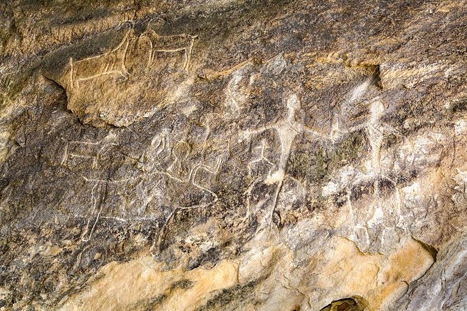 All inclusive! Qobustan, Mud Vulcano, Ateshgah & Yanardag Fire Mountain Tour - Guides, cars, and the pace of the day