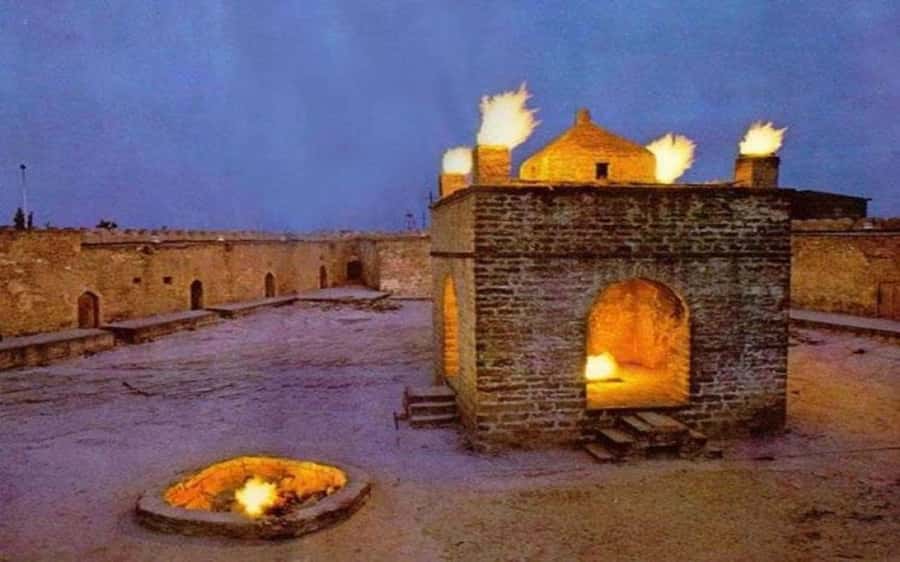 Ateshgah Fire temple and Burning mountain tour - Yanar Dag, where the ground burns