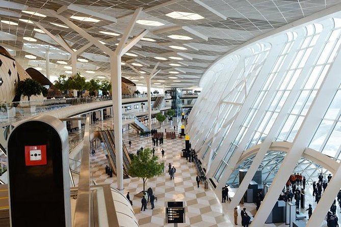 Baku Airport Transfer with Meet and Greet - What the driver’s introduction can and cannot provide