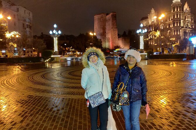 Baku by Night: Small-Group Walking Tour - Martyrs’ Lane and the weight of the evening