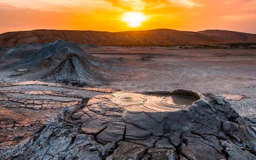 Baku: Gobustan & Absheron Group Tour + Lunch & Tickets inc - Mud volcanoes at the state complex