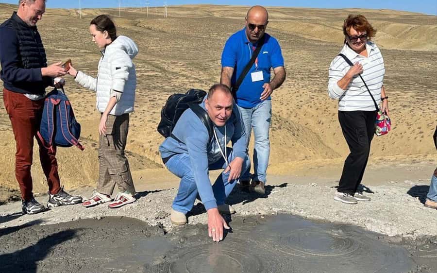 Baku: Gobustan & Absheron Group Tour + Lunch & Tickets inc - The Heydar Aliyev Center finale