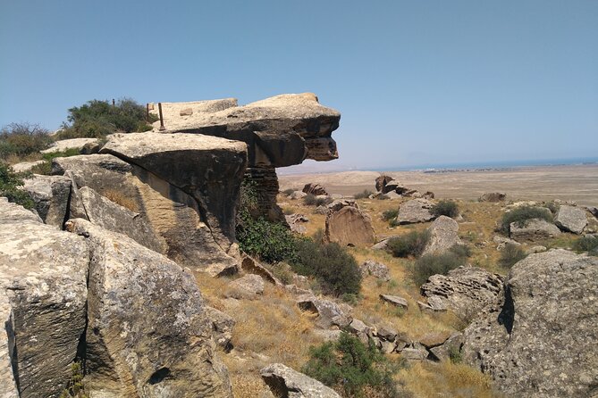 Baku: Gobustan, Mud Volcano, Fire Temple & Burning Mountain - Lunch in Baku: useful, but not included by default