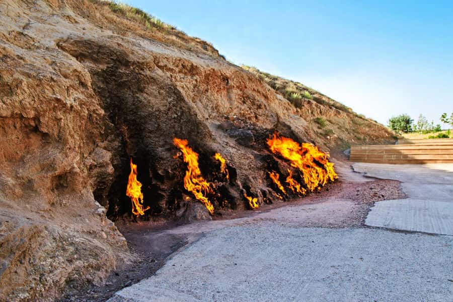 Baku: Gobustan, Mud Volcanoes & Absheron (Group or Private) - The mud volcanoes are the day’s strangest natural sight