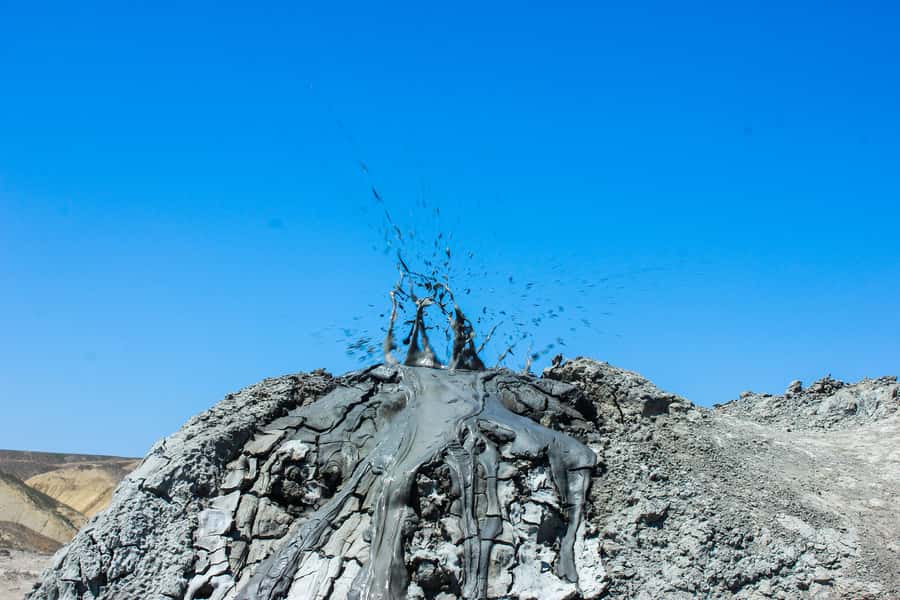 Baku: Gobustan, Mud Volcanoes, Ateshgah, and Yanardag Tour - Why this day trip works from Baku