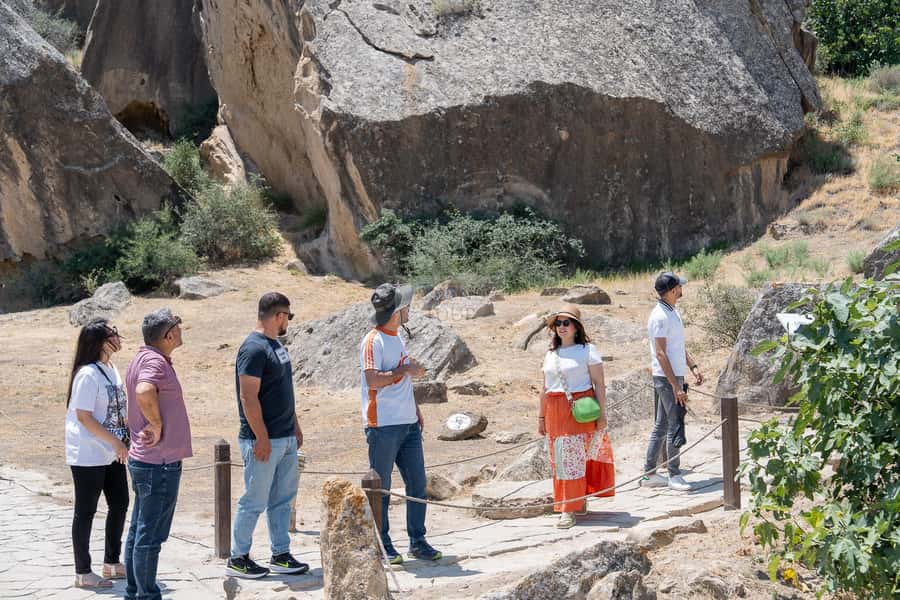 Baku: Gobustan National Reserve Guided Trip - Private - What a private guide adds