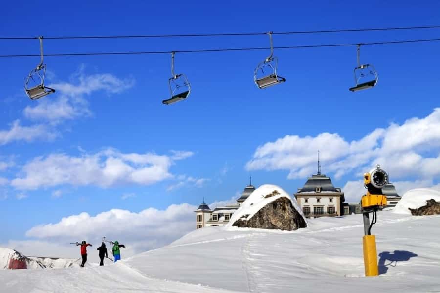 Baku: Guba, Shahdag, Laza waterfall - Candy Cane Mountains and the limits of a 30-minute walk