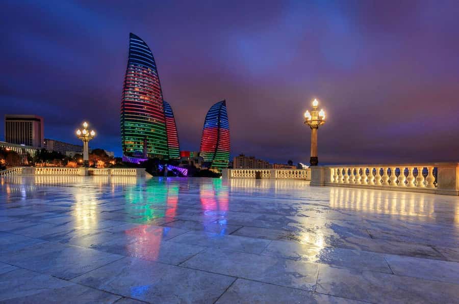 Baku Guided Night Tour - Why Baku works so well after dark