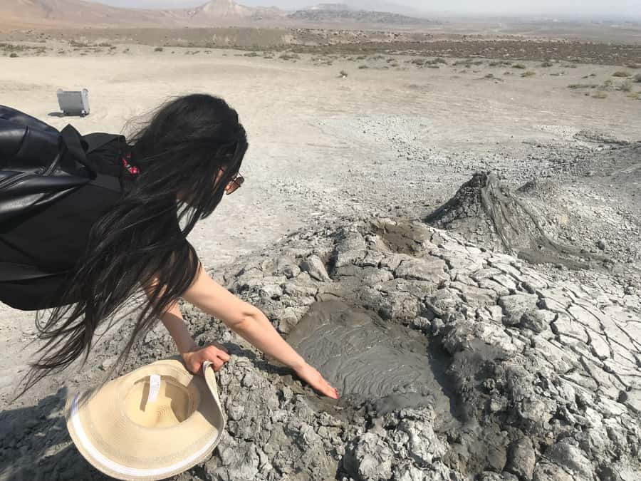 Baku: Half-Day Gobustan and Mud Volcanoes Tour with Entry - Key points at a glance