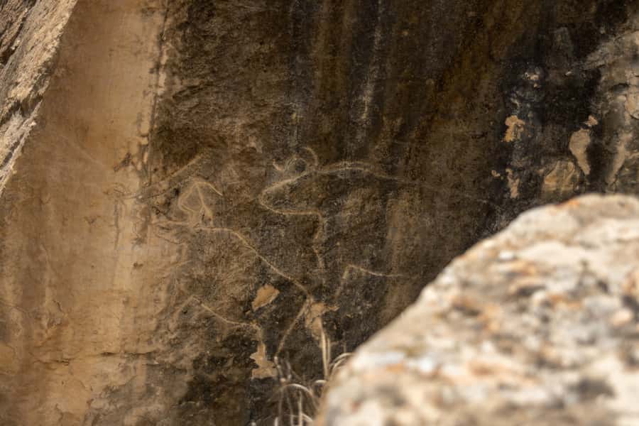 Baku: Half-Day Gobustan and Mud Volcanoes Tour with Entry - The first stop, Bibiheybat Mosque
