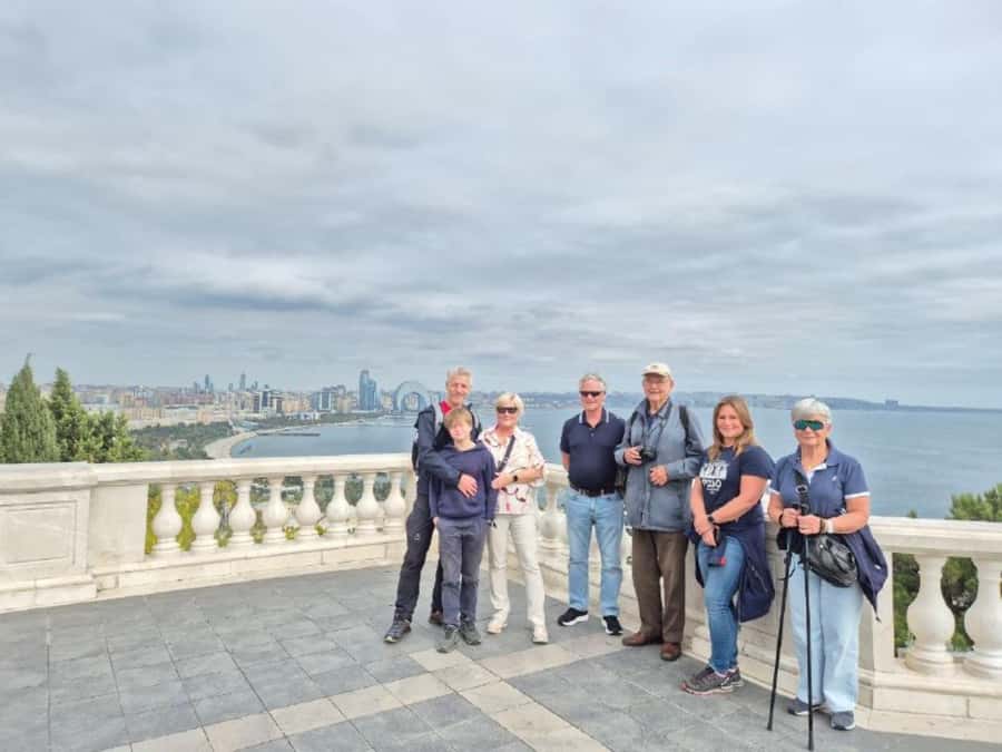 Baku Historical and modern tour in 2-3 hours+FREE Night tour - Walking into Icherisheher