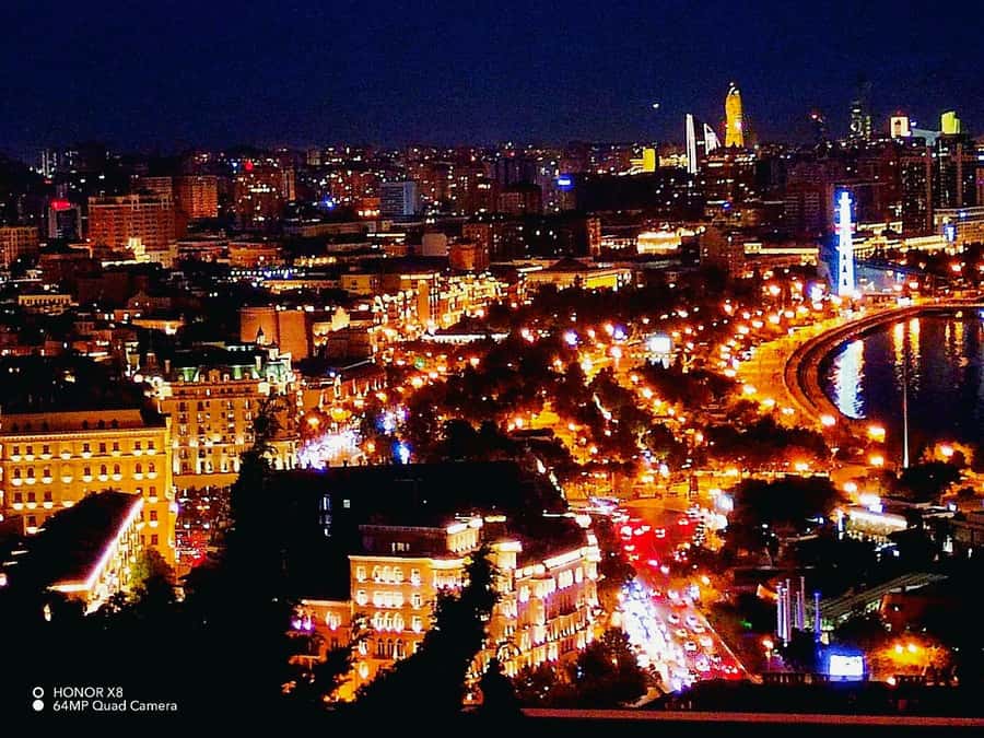 Baku: Light-Up Baku Walking Evening Tour - The 20-minute Caspian boat ride