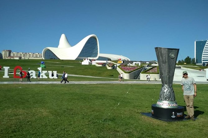 Baku Modern City & Old Town Private Tour - Heydar Aliyev Center and Baku’s modern face