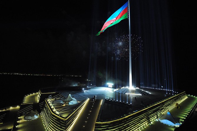Baku Night City Tour - Fountain Square, the natural finish