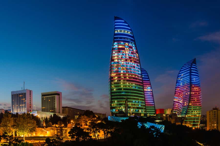 Baku: Nighttime Guided City Tour - A respectful stop at the Alley of Martyrs
