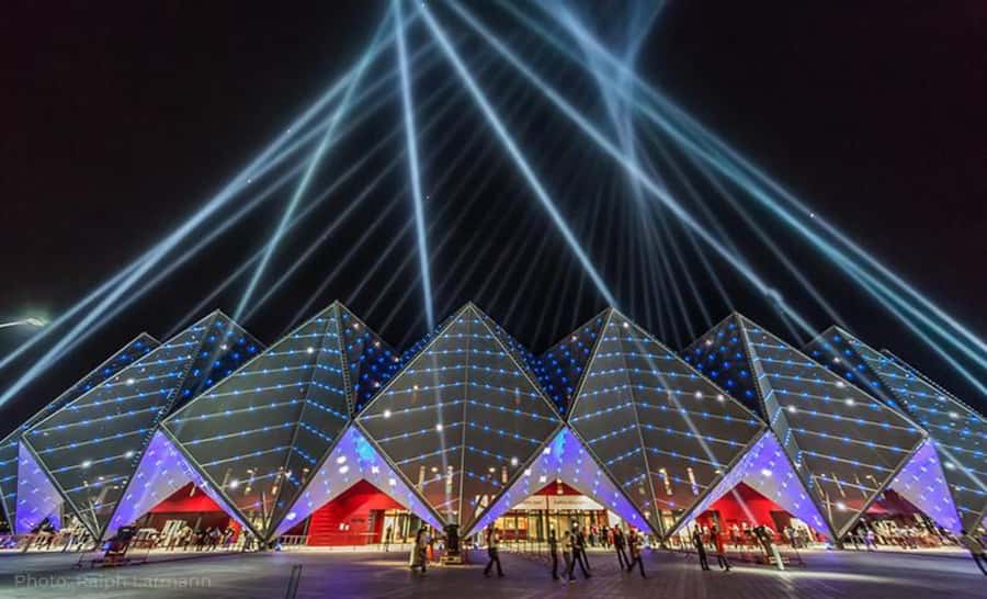 Baku: Nighttime Guided City Tour - Baku Boulevard brings in the sea air