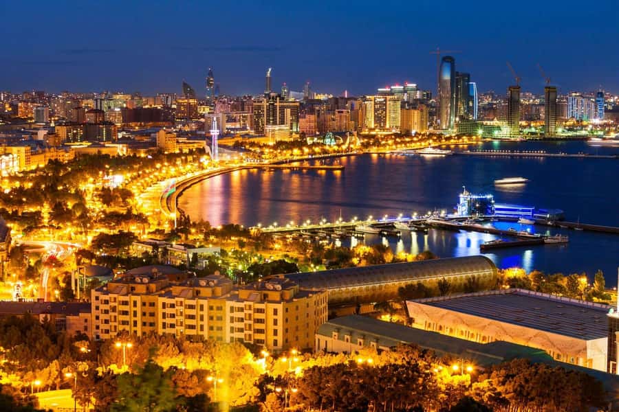 Baku: Nighttime Guided City Tour - Highland Park and the Flame Towers after dark