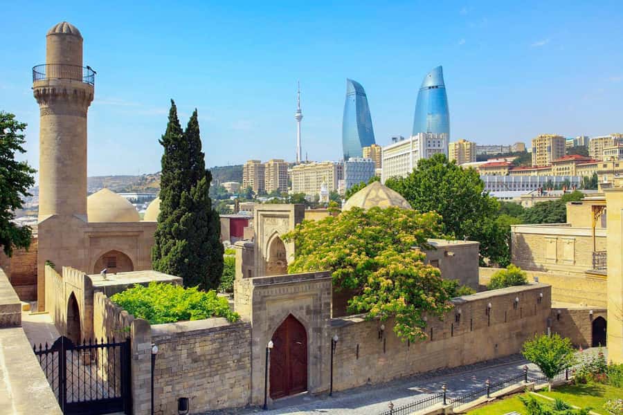 Baku: Old City Guided Walking Tour - Icherisheher and the Maiden Tower