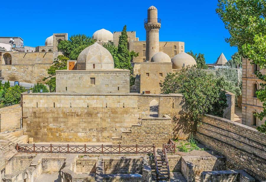 Baku: Old City Guided Walking Tour - Juma Mosque and the Bazar Square