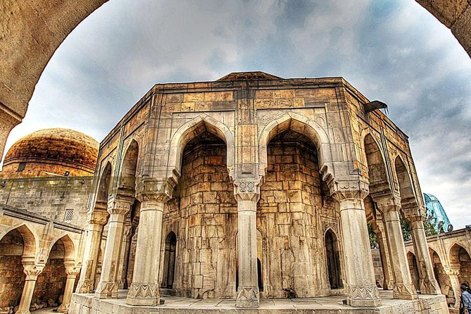 Baku: Old City Walking Tour - Why the Private Guide Format Matters