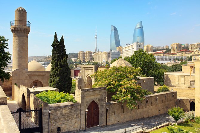 Baku: Old City Walking Tour - Entering Iceri Seher, Baku’s walled Old City