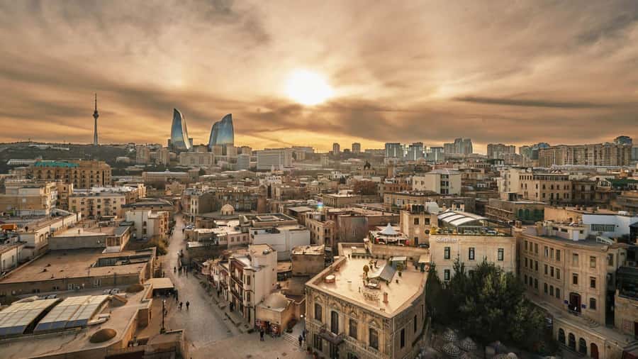 Baku Old Town Walking Tour - Walking the stone lanes of Icherisheher