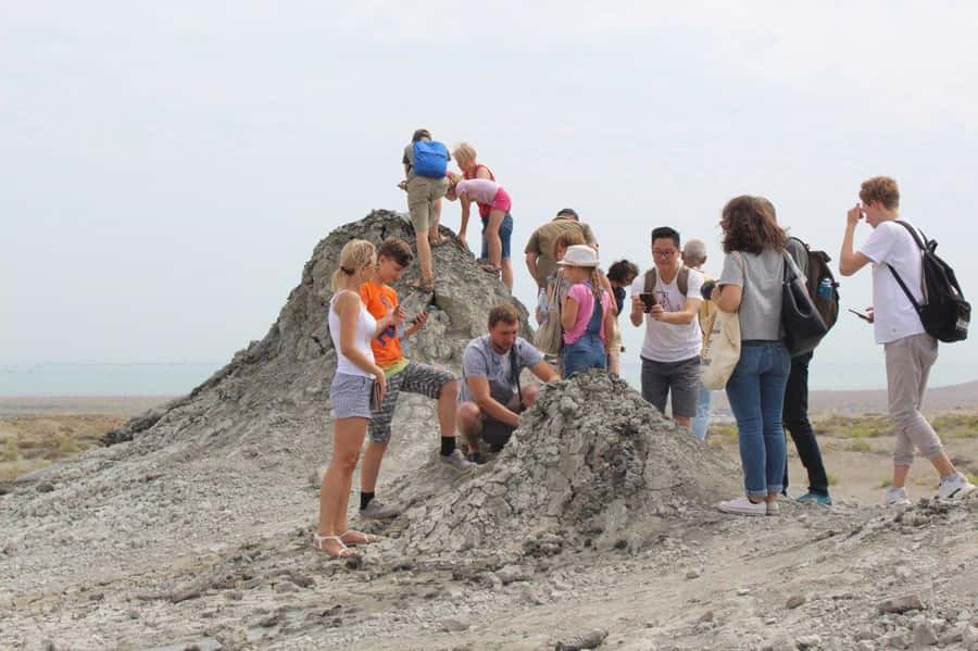 Baku Qobustan Absheron Full Day Guided Tour - Qobustan’s ancient carvings and museum