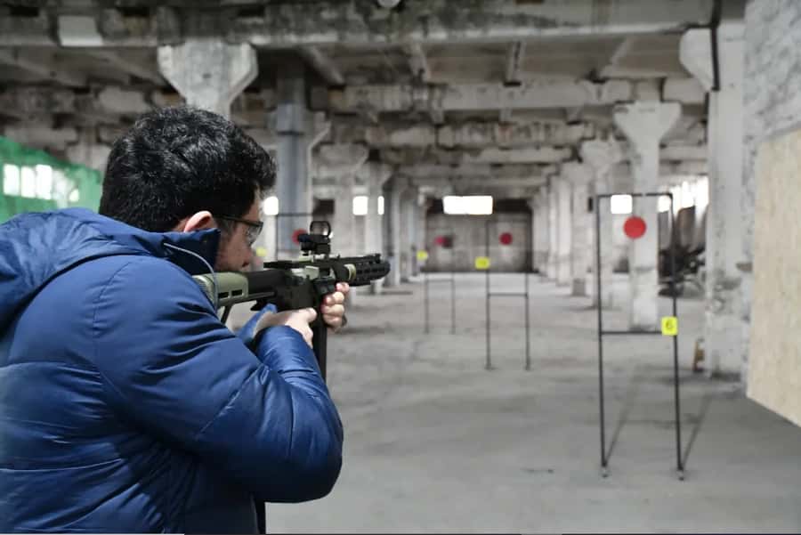 Baku: Secret Tour with Surprise Activity - Meeting your guide in Baku
