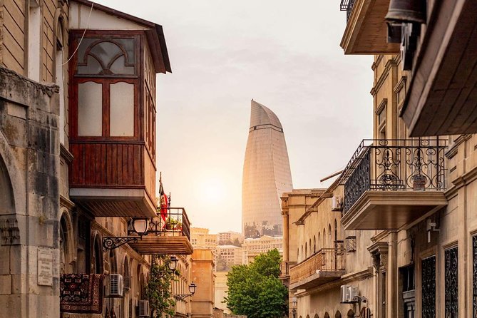 BAKU WALKING tour with the best STREET FOOD and DRINK tasting - The local street-food stop