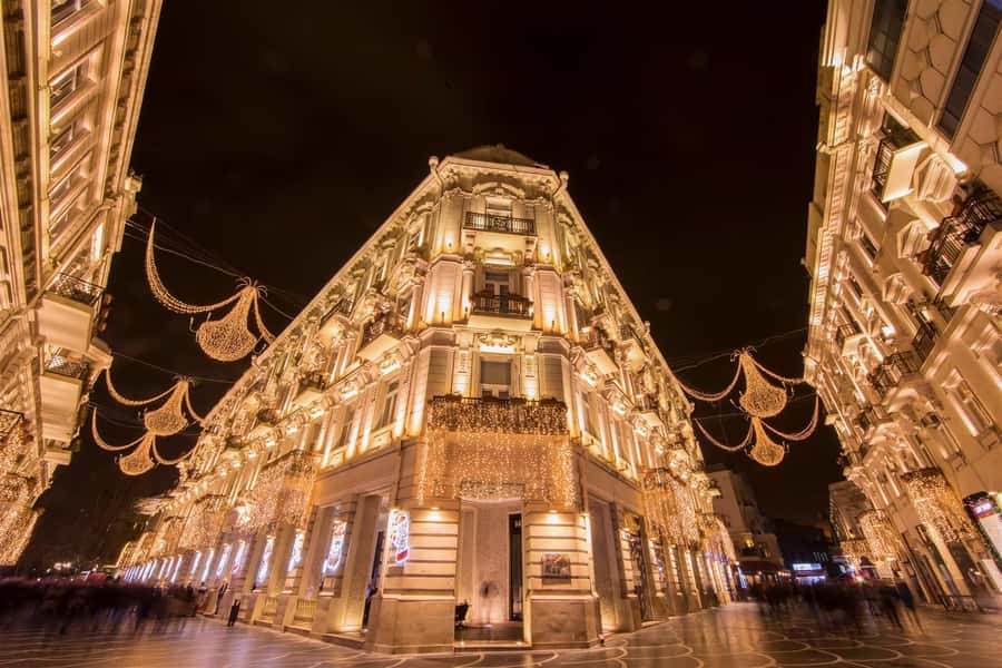 Become a Baku resident in a day - Carpet Museum and the walk along the waterfront