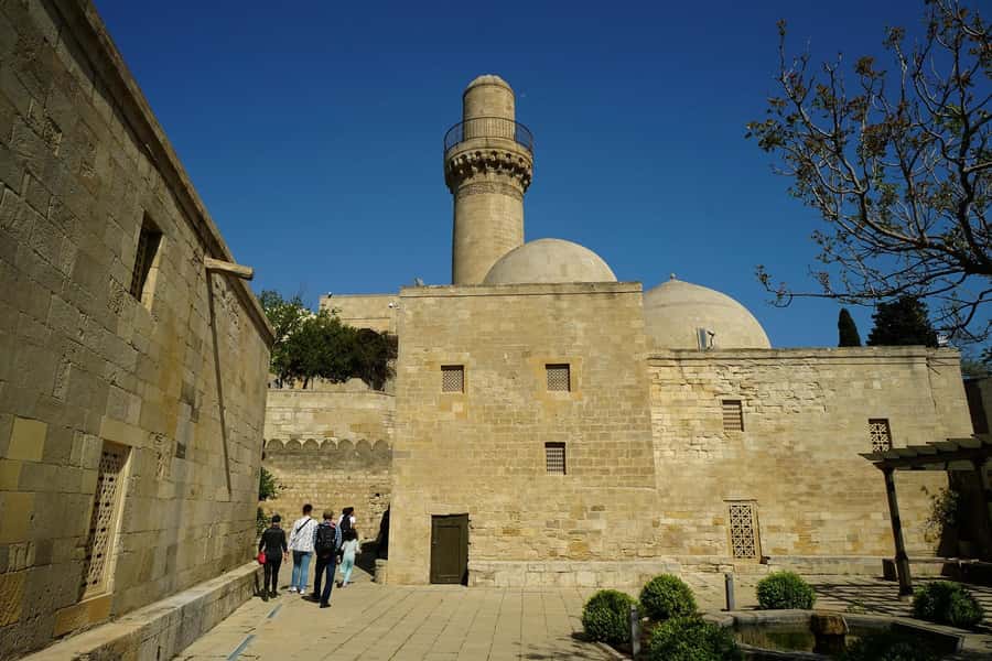 Become a Baku resident in a day - Bibi-Heybat Mosque and Baku’s religious past