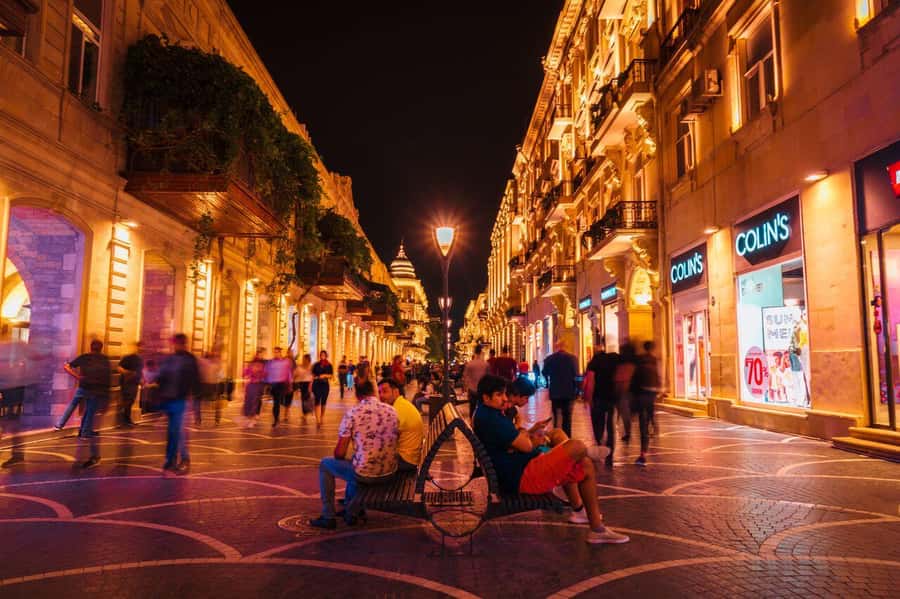 Become a Baku resident in a day - The oil well that changed Baku