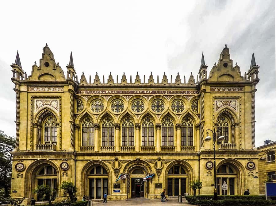Best of Baku: 4-Hour City Tour Historic and Modern Landmarks - Key points at a glance