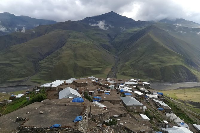 Day Trip to Khinalug, Guba - Walking through Khinalug and the nearby hill