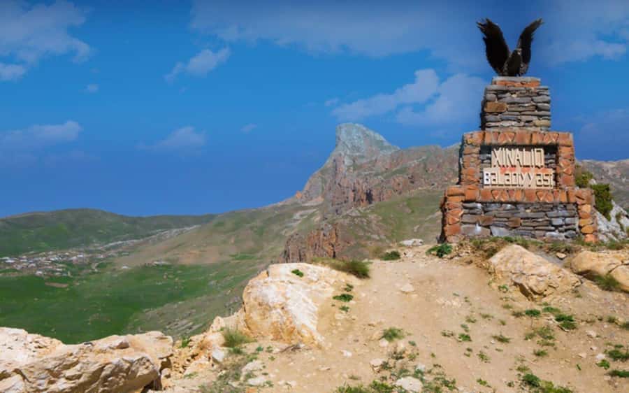 From Baku: Guba-Khinalig Day Trip - From Five Finger Mountain to the first mountain views