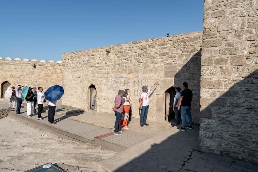 From Bakü: Sightseeing - Ateshgah - Yanardag - Gobustan - Who should book this experience?