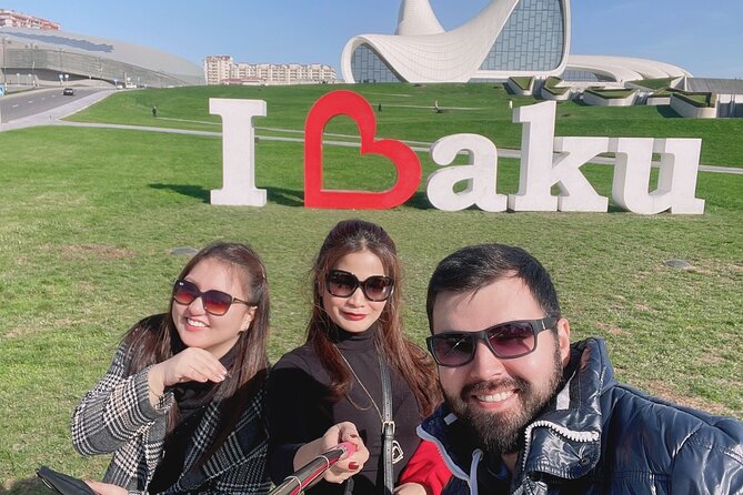 Full Day Baku tour - The Heydar Aliyev Center starts with modern Baku