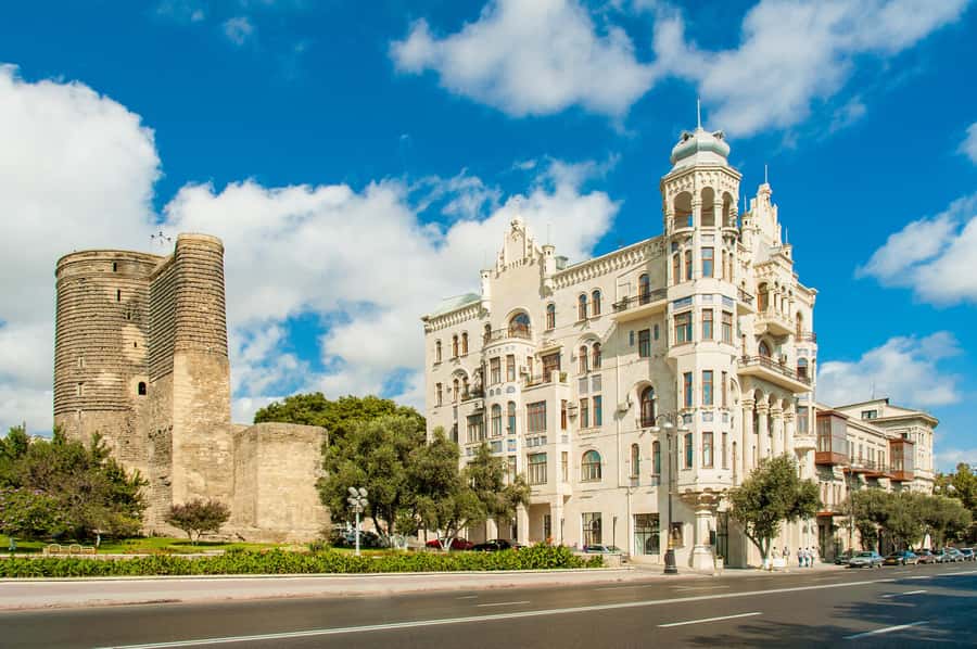 Full-Day City Tour of Baku with Azerbaijani Lunch - Yashil Bazar: a look at local shopping