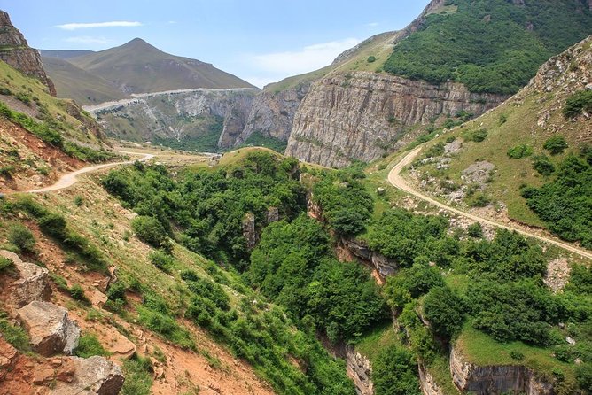 Full-Day Private Tour of Guba and Khinalig - Reaching Khinalig means accepting mountain roads