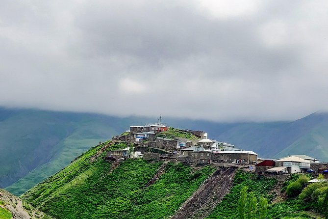 Galakhudat - Khinalig hiking tour with home-made lunch - The 7:30 AM start and the road to Quba