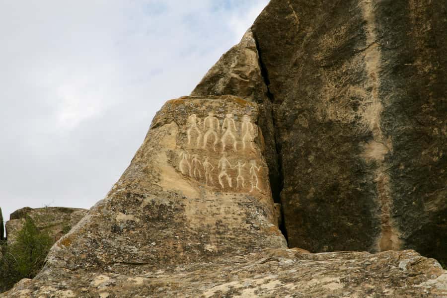 Gobustan and Fire temple Tour with Italian speaking guide - What the Italian-speaking guide adds