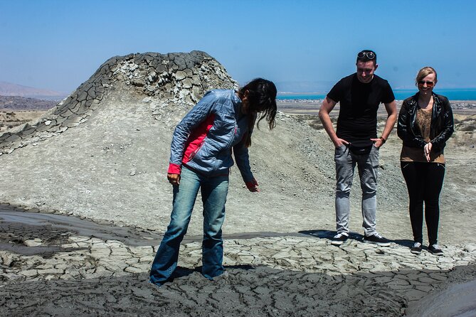 Gobustan and Mud volcanoe GROUP TOUR - The guides make a practical difference