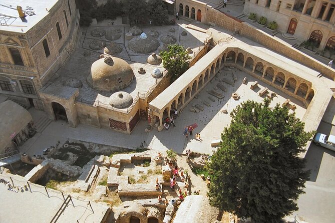 Group Walking Tour in Baku Old City - Shirvanshahs’ Palace and the extra entry fee
