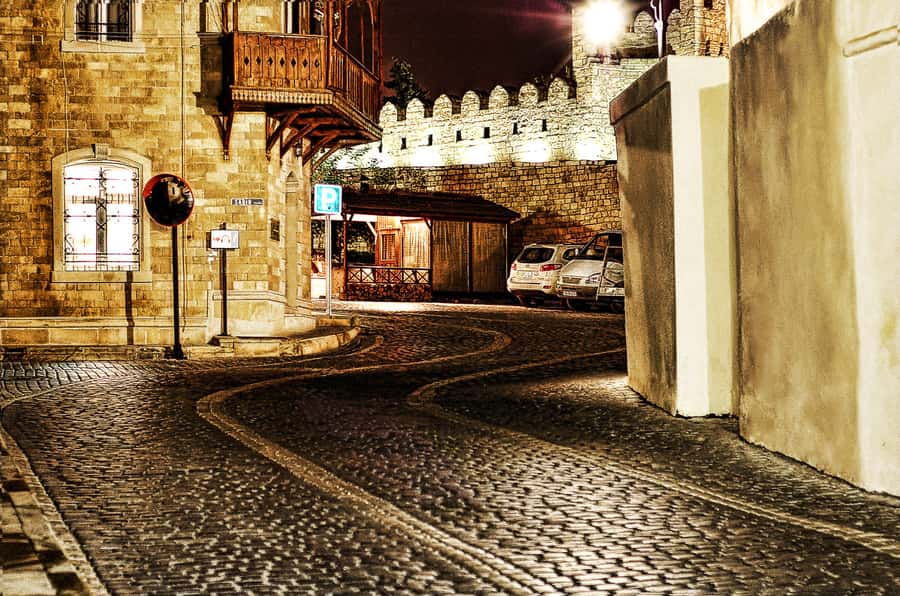 Incredible Baku Nights Panoramic Tour - What the guide adds to the experience