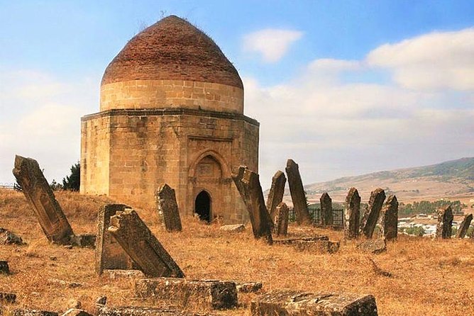 Independent multi-day Azerbaijan Tour - Day one: mausoleum, mosque, and the road into the mountains