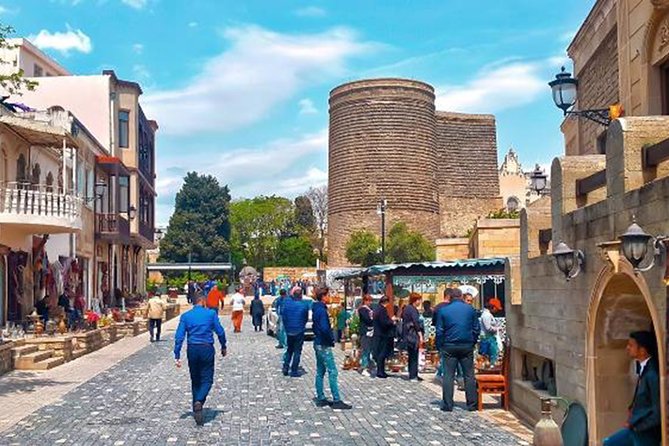 Old and Modern Baku Tour ( Day & Night Time) - Ismailiyya Palace, Fountain Square, and Filarmoniya Garden