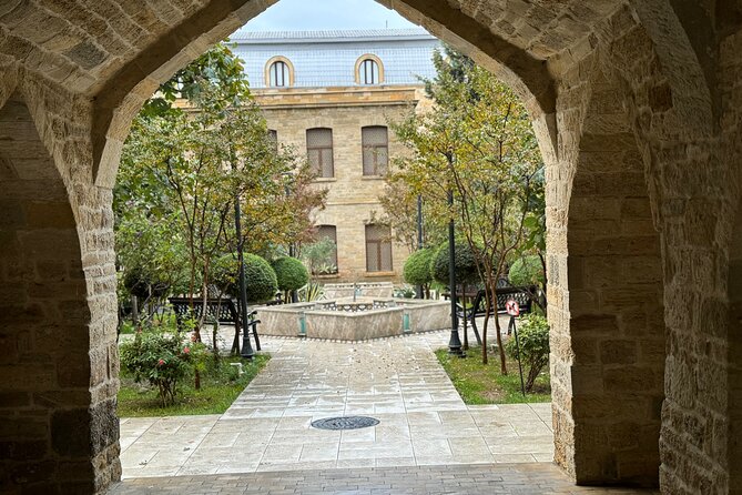 Old City tour - The walls, mosques, and small details