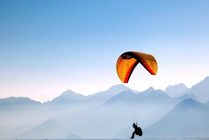 Paragliding Tour Baku - Taking off with trained instructors